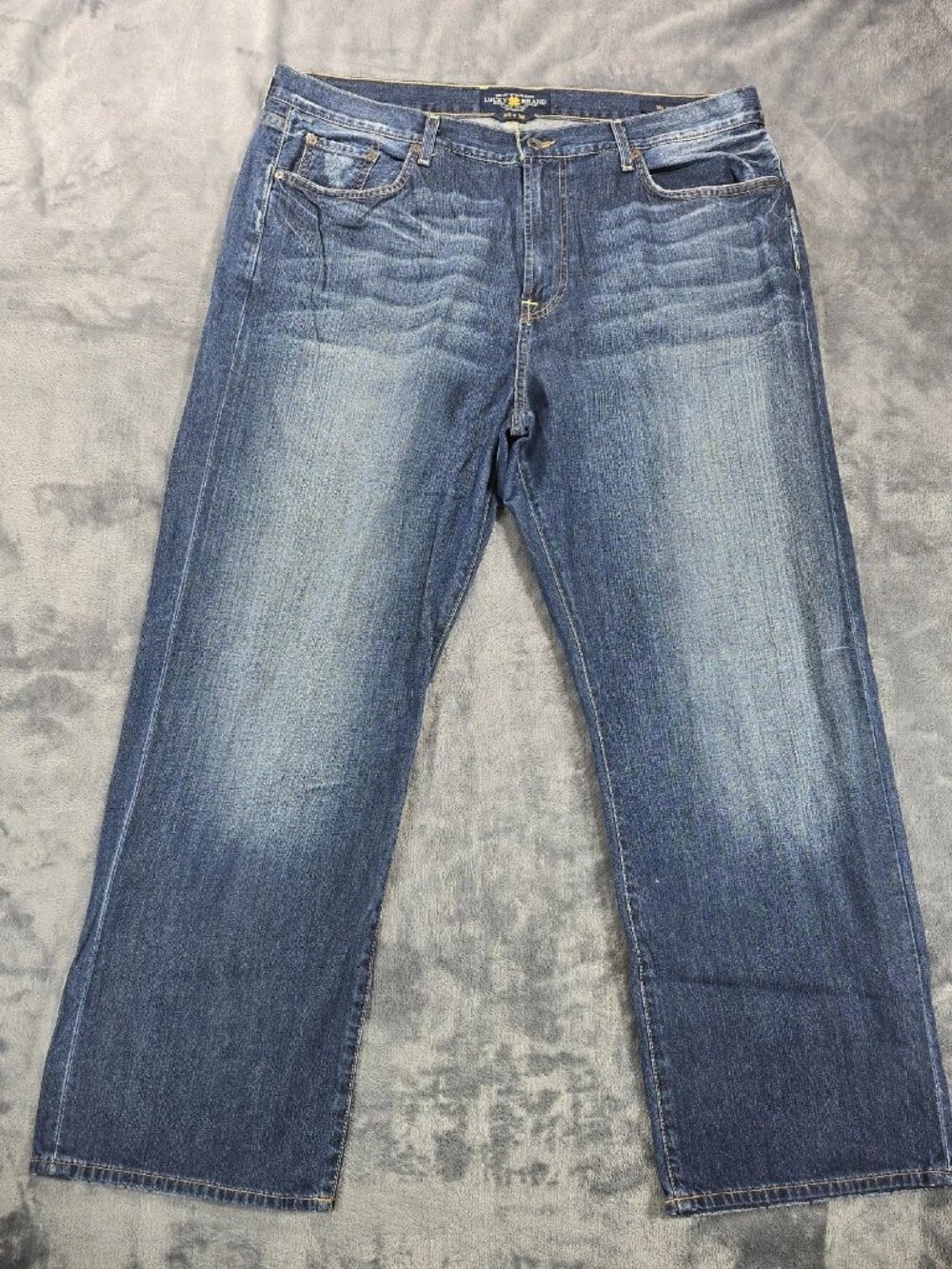 Lucky Brand 181 Jeans Mens 40x30 Blue Medium Straight Distressed Denim